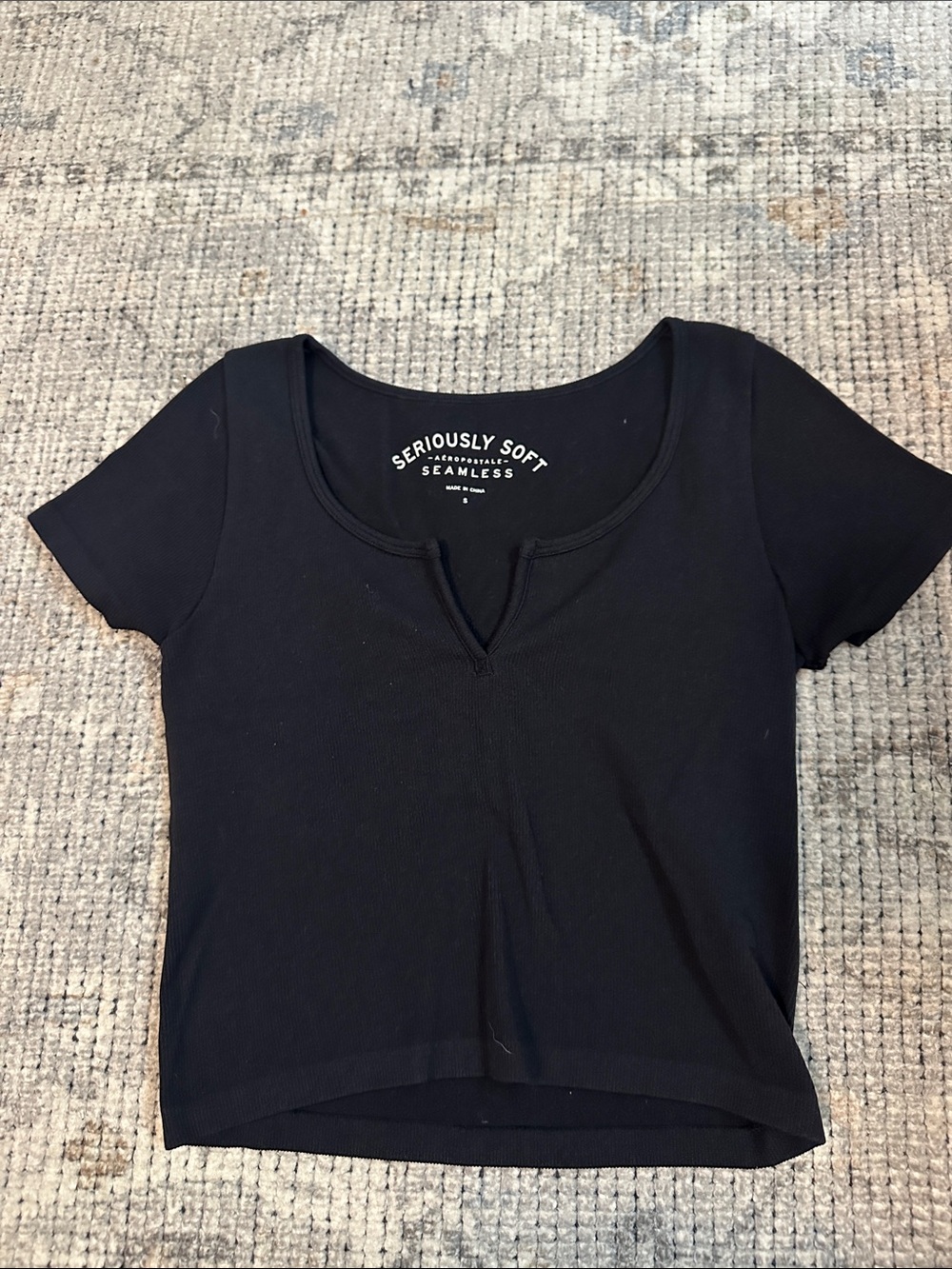 Aeropostale Black Seamless Short Sleeve Crop Top with Notch